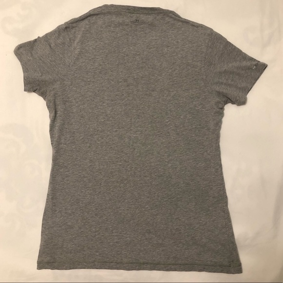 Woman’s Under Armor Charged Shirt Medium - Picture 5 of 5